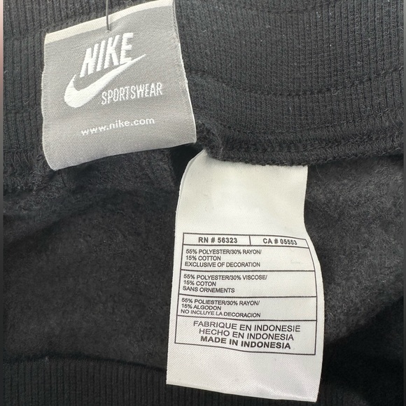 Nike Women’s Sweatpants - Picture 6 of 6